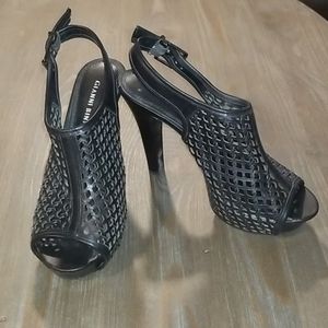 Gianni Bini size 8.5M black heels